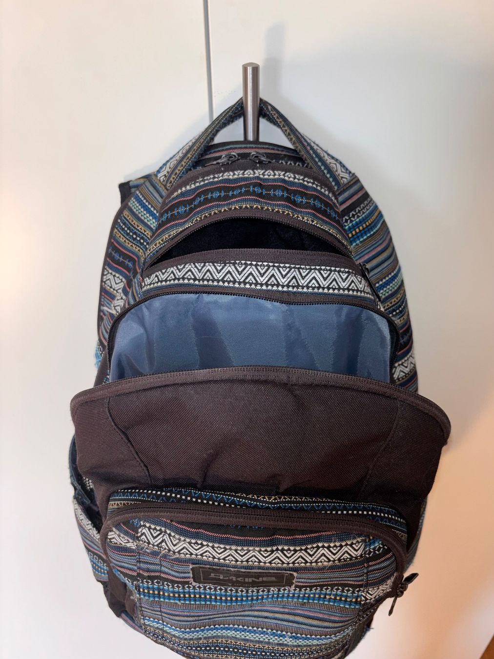 Dakine Zaini: Dakine Rucksack gemustert – Usato da Erlen venduto da xdi_yy28 2