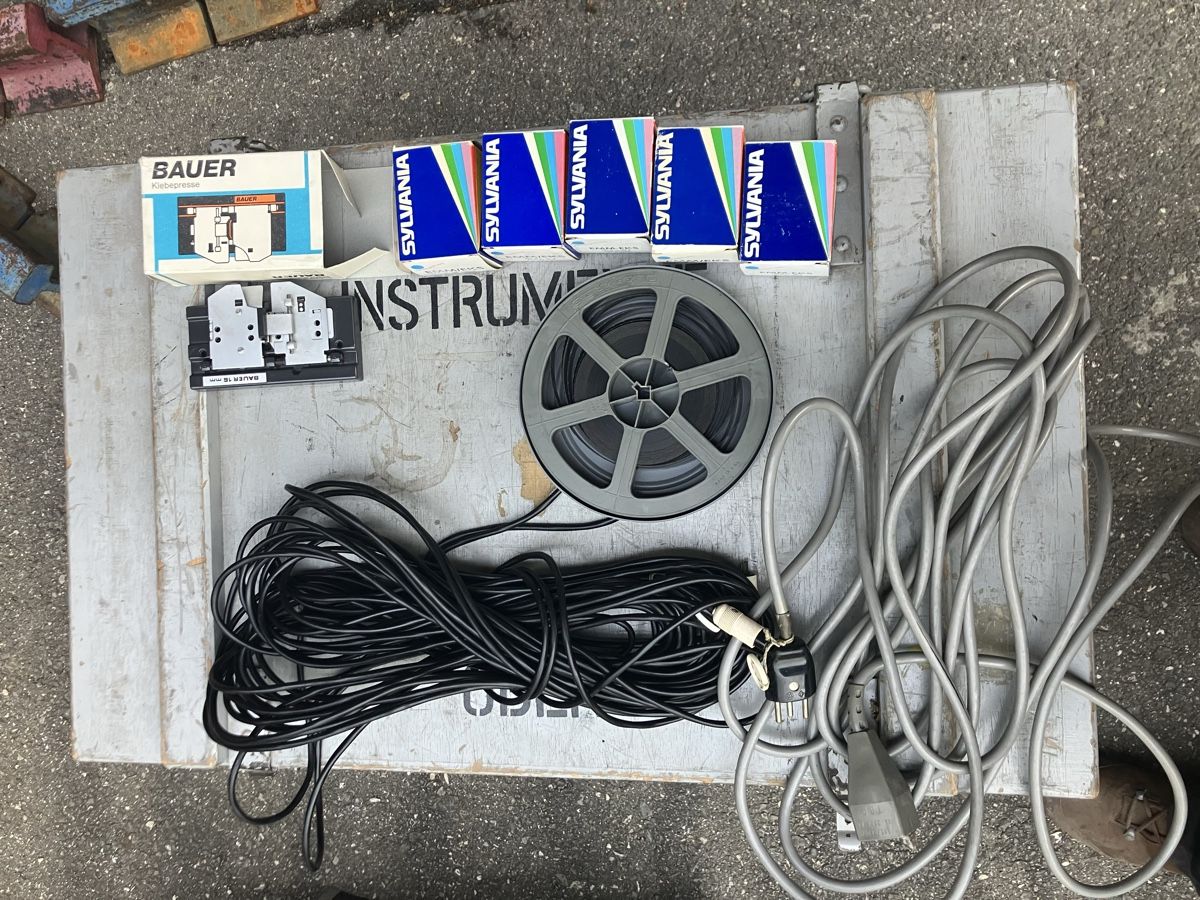 Proiettori: Bell & Howell Filmsound 16mm Tonprojektor – Usato da Fétigny venduto da Moteli 5