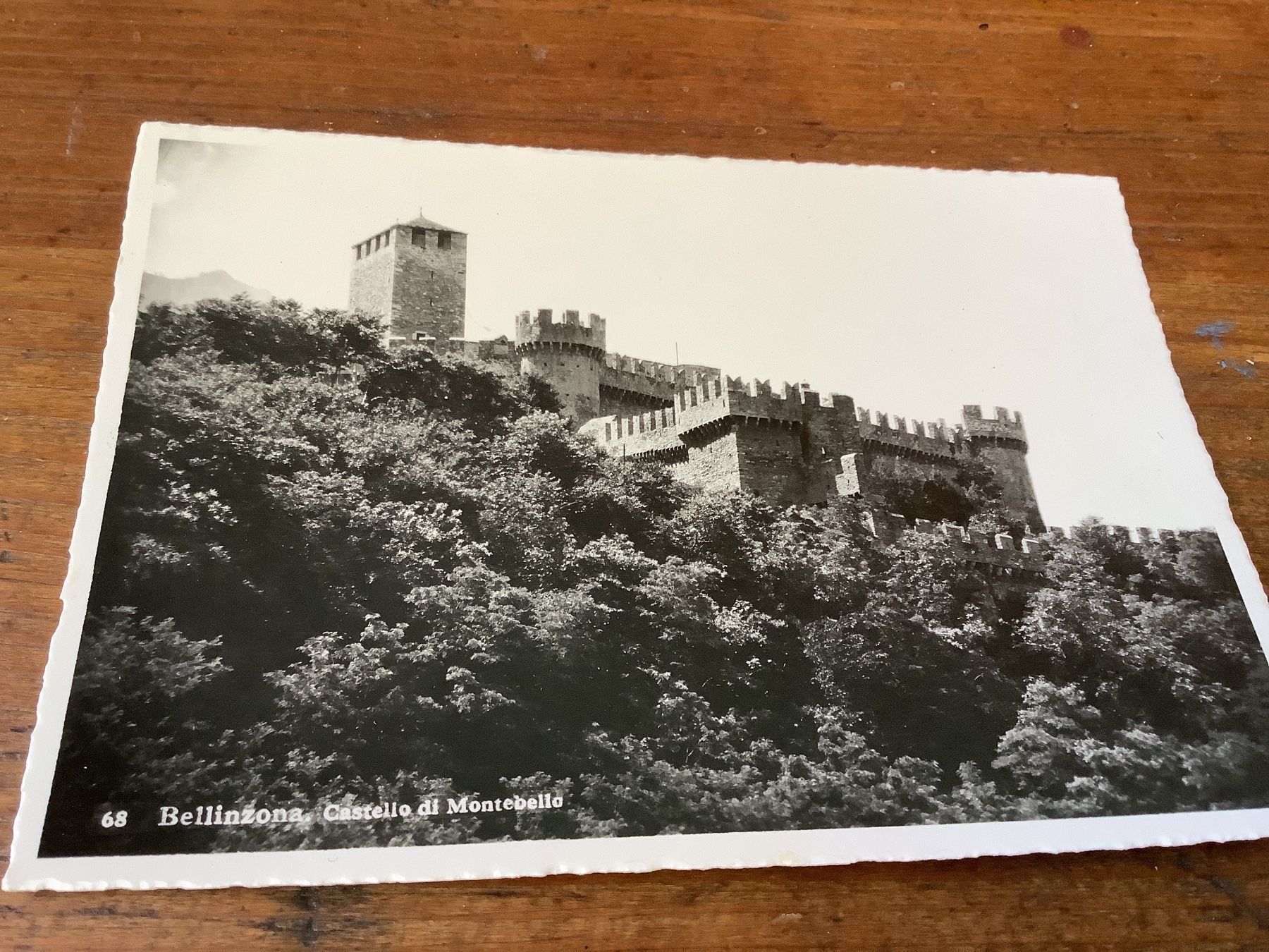 Cartoline postali: Bellinzona Castello Di Montebello – Usato da Flaach venduto da Monisoldshop