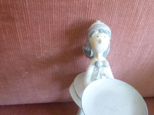 Figurines: 2 Eisläuferinnen Keramik – D'occasion à Hinwil par Glasperlen 3