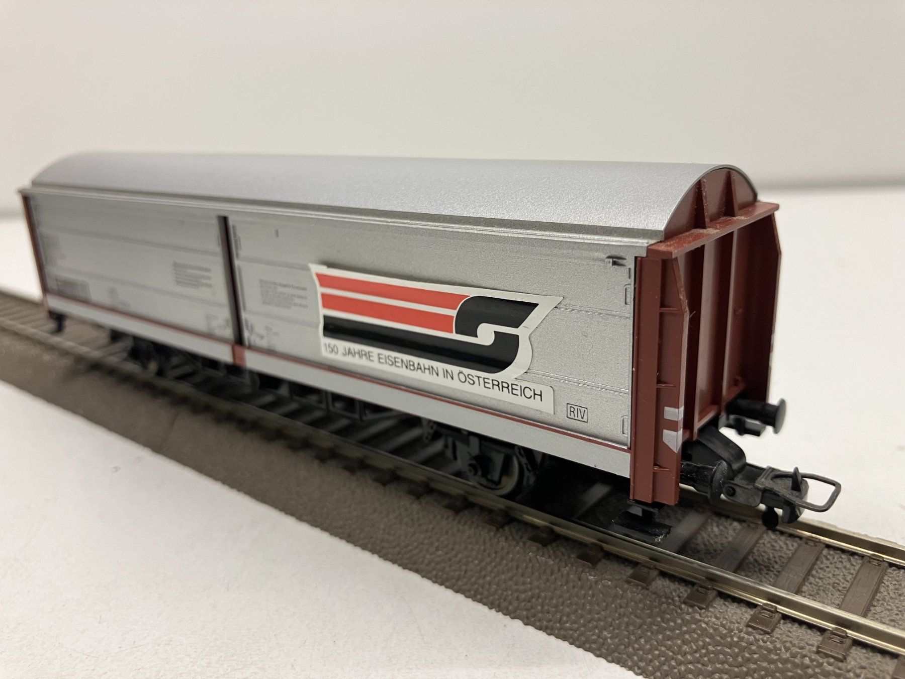 Fleischmann Modellini di ferrovie: Fleischmann 5740= Schiebewandwagen ÖBB 50 Jahre Eisenbahn – Usato da Thun venduto da retoolinoo
