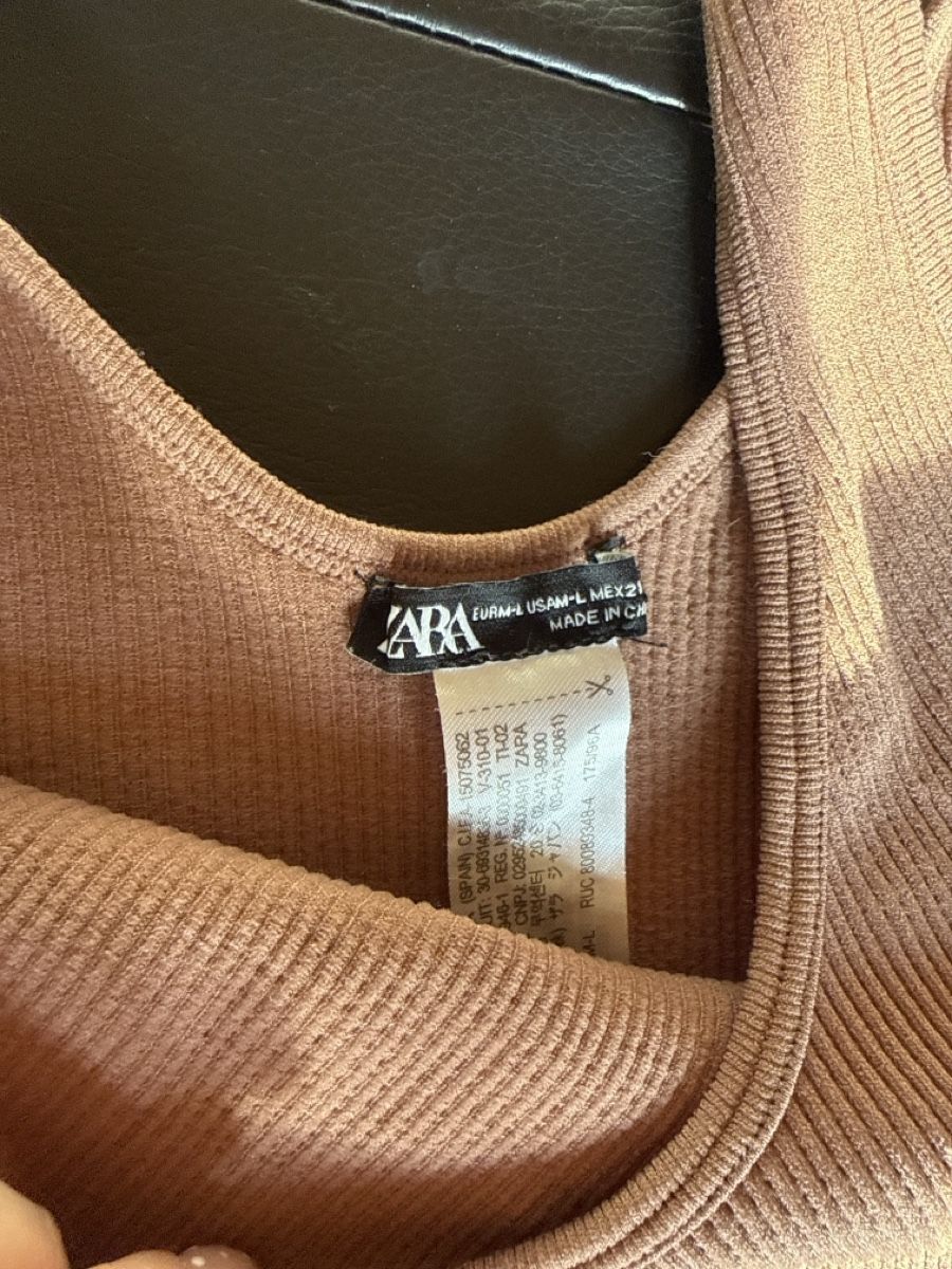 Zara Top: Zara  Ribbed Body, M-L – Usato da St-Gingolph venduto da Ynatka 1