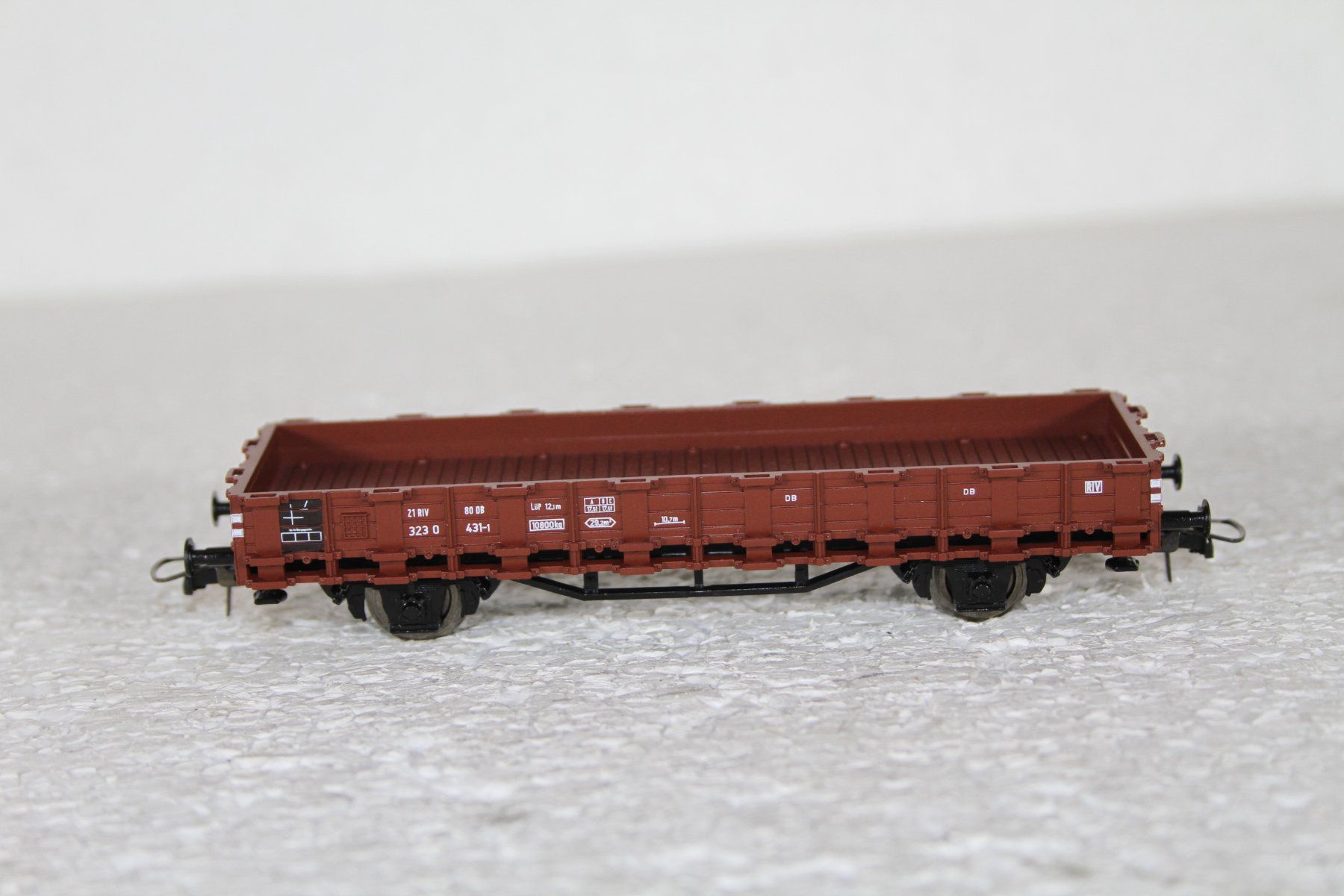 Roco Modelleisenbahnen: Roco DB Niederbordwagen AC Achsen – Gebraucht aus Triesen von gleis8 3