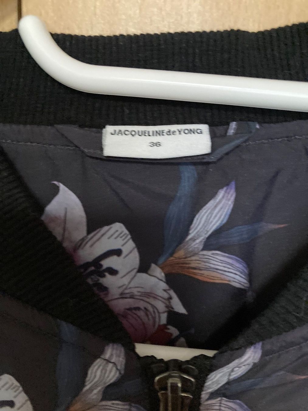 Giacche: Geblümte Jacke Gr. 36 – Usato da Thun venduto da Vans_98 5