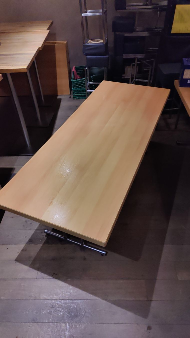 Tavoli: 6 tables pliables 200 X 80 cm – Usato da La Roche FR venduto da danidua