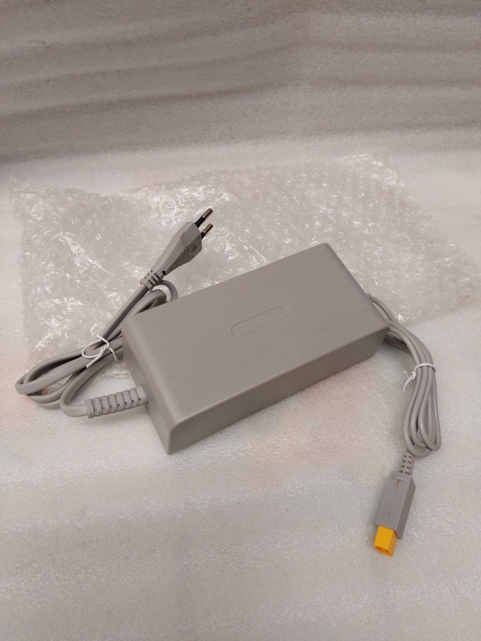 Nintendo Cavi: Netzteil AC Adapter Wii U - CH - 100% NEW – Nuovo (secondo la descrizione) da Pambio Noranco venduto da Pol69 1