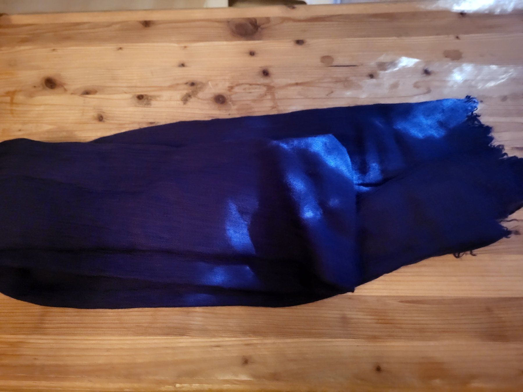 Foulard & Sciarpe: Grosser violetter Baumwollschal – Nuovo (secondo la descrizione) da Guggisberg venduto da Aegertenlehn