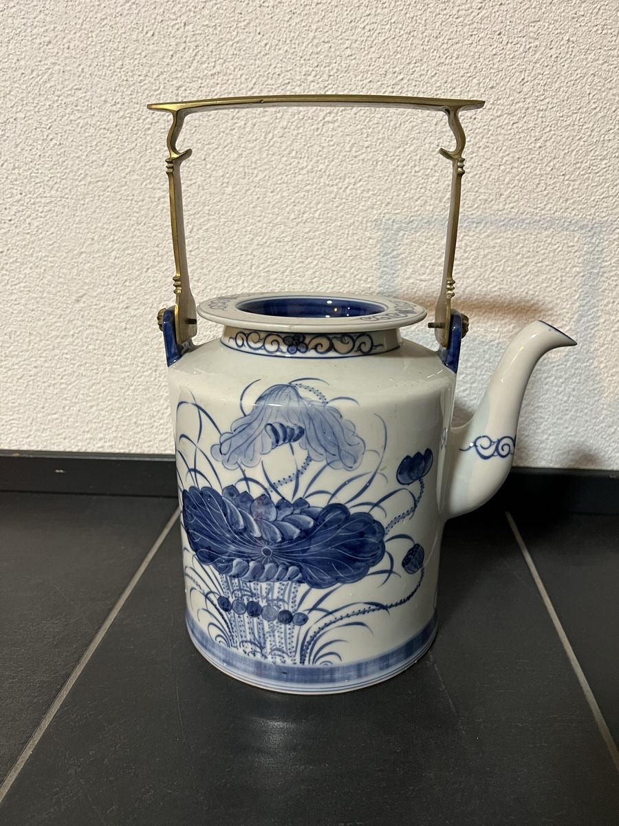 Teekannen: Antike Teekanne mit Messinggriff, asiatisch, chinesisch – Gebraucht aus Perlen von Chregle1 1