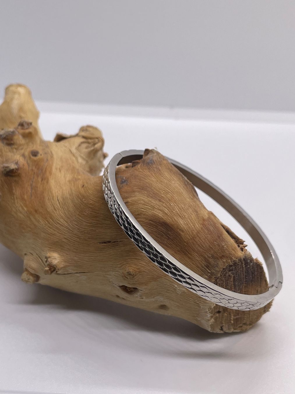 Bracciali & Braccialetti: Schicker Edelstahl Armreif, Grösse 6 cm – Nuovo (secondo la descrizione) da Zürich venduto da dun_k7s7 5