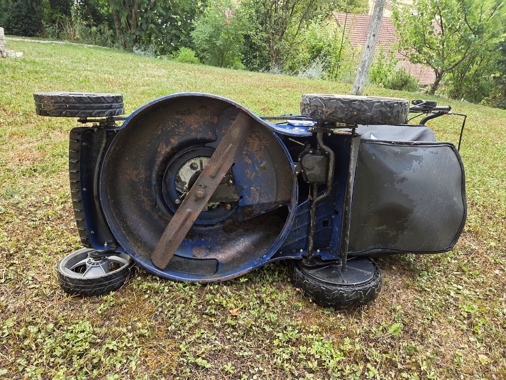 Einhell Tondeuses à gazon: Benzin Rasenmäher Einhell GC-PM 51/3 S</br> – D'occasion à Ittenthal par Urmel911 4