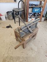 Gehrungsschneidmaschine / Gehrungshobel