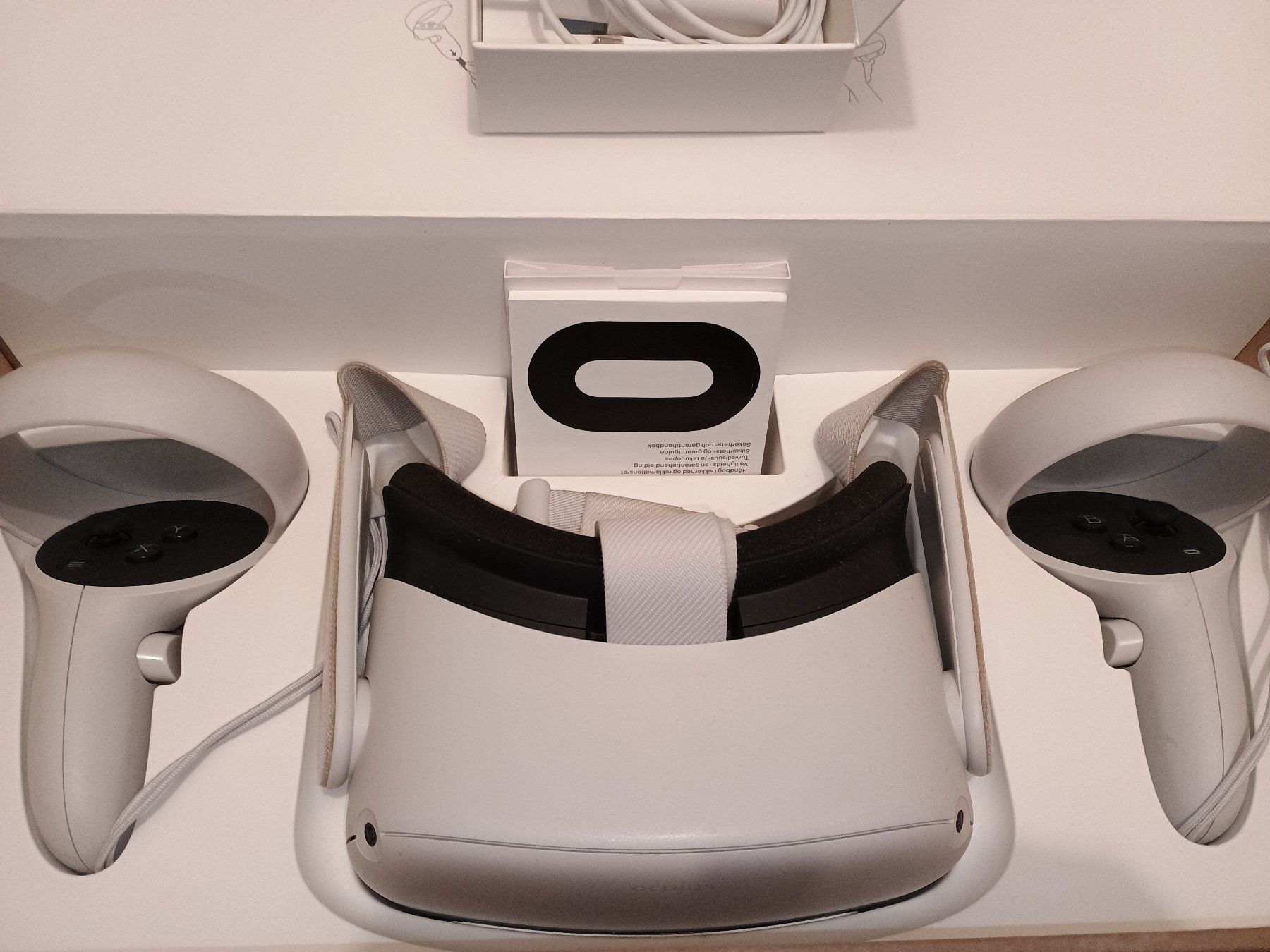 Meta Casco VR: Casque VR Oculus Quest 2 64GB – Usato da Nyon venduto da jon_2yjn 1