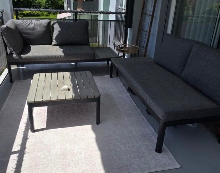Sedie a sdraio: Outdoor Lounge mit Tisch – Usato da Ulisbach venduto da san_nt2p 1