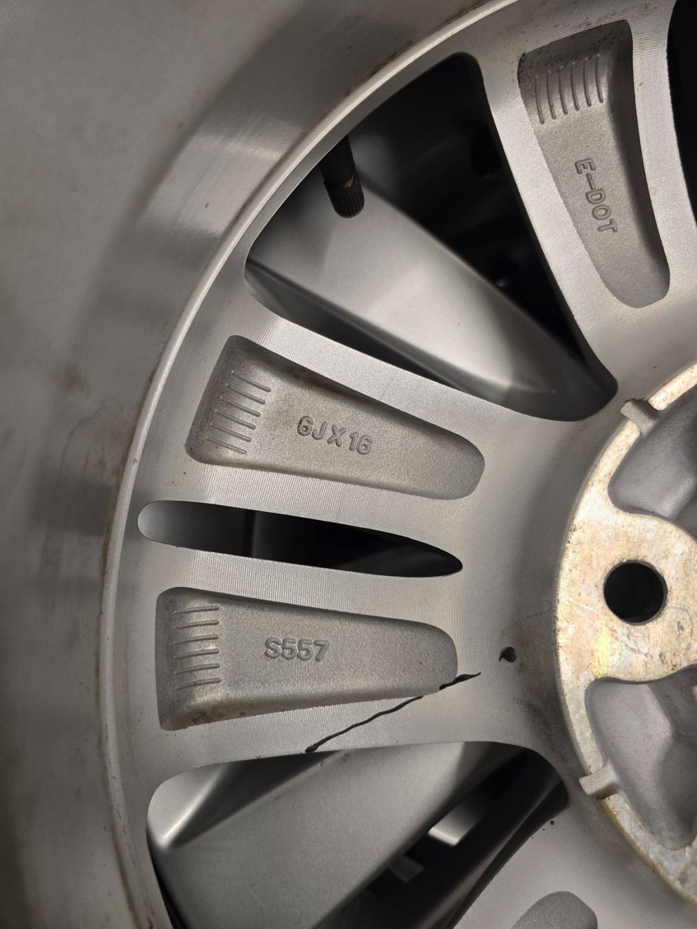 Hyundai Pneus & Kompletträder: Hyundai ix20 Sommerräder – Gebraucht aus Fislisbach von adnan.arshad84 3