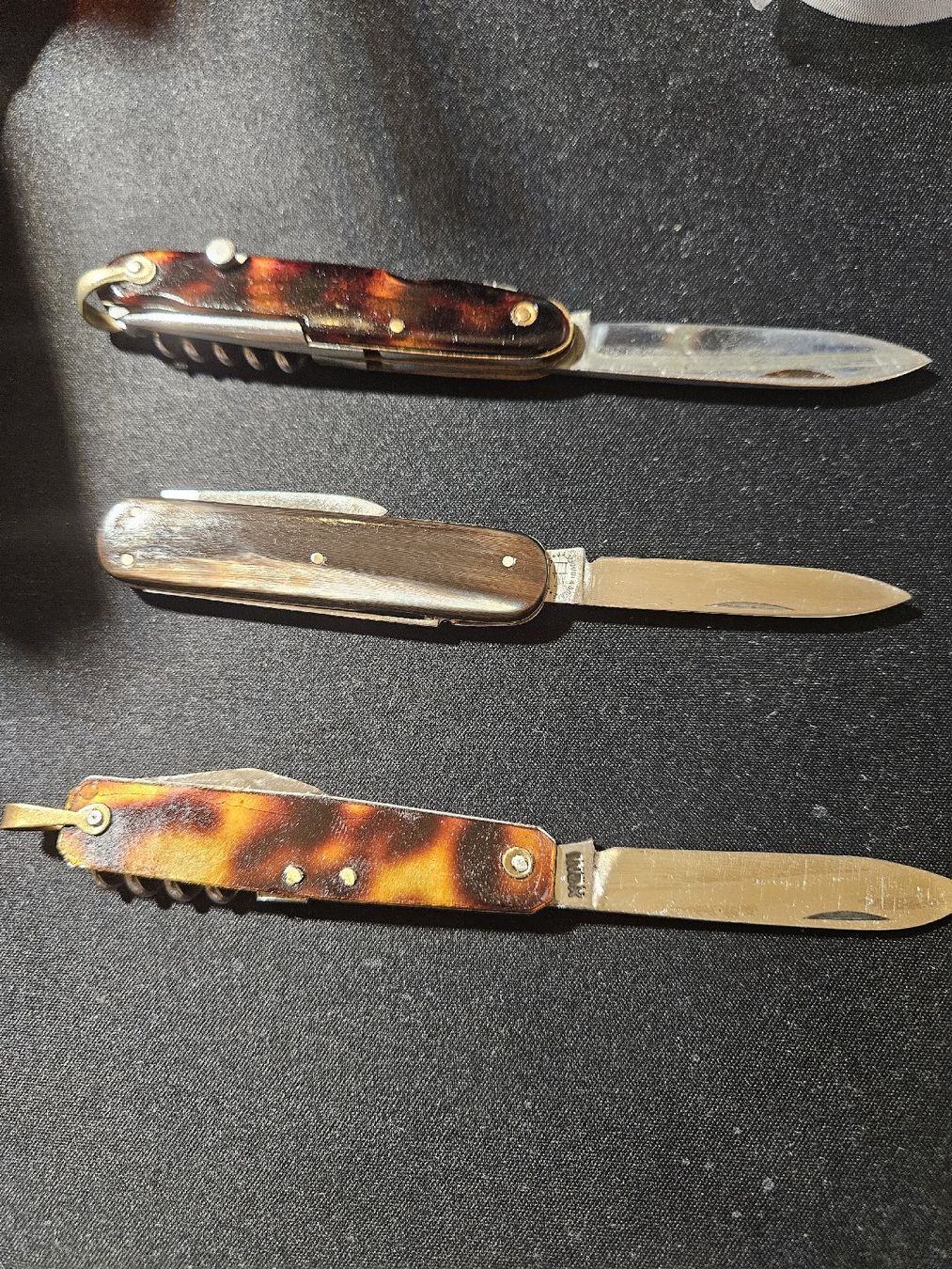 Couteaux de poche: 3 Taschenmesser – Défectueux à Bern par Respirit 5