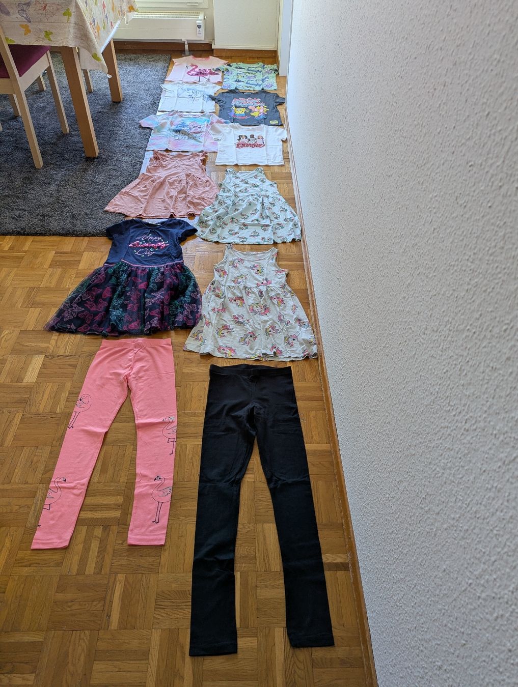 H&M Lotti & Set di vestiti: Mädchen Kleiderset Grösse 134-140 – Usato da Lengnau AG venduto da sus_znf9 2