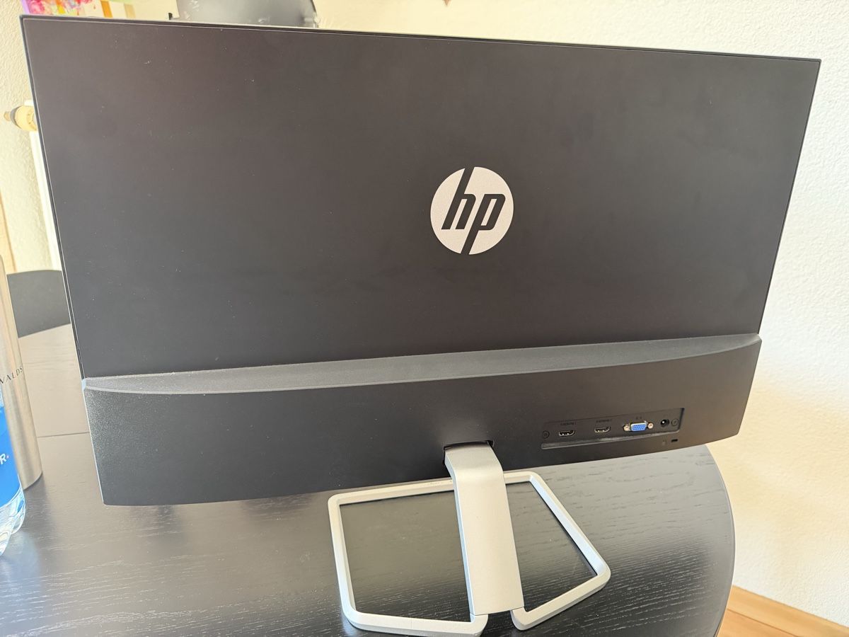 Monitor: PC Monitor – Nuovo (secondo la descrizione) da Luzern venduto da sof_m7x9 1