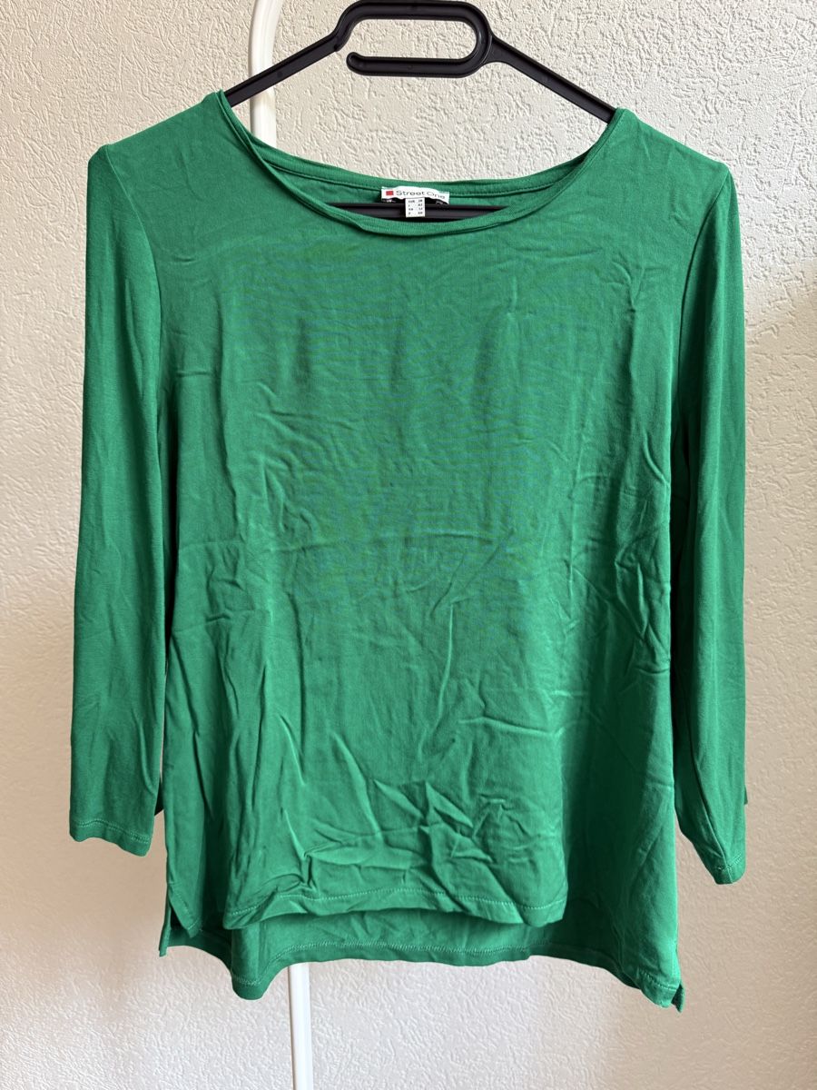 T-shirt: Pull léger/ t-shirt vert Street One, t.38/M – Usato da Tavannes venduto da Thriftshop