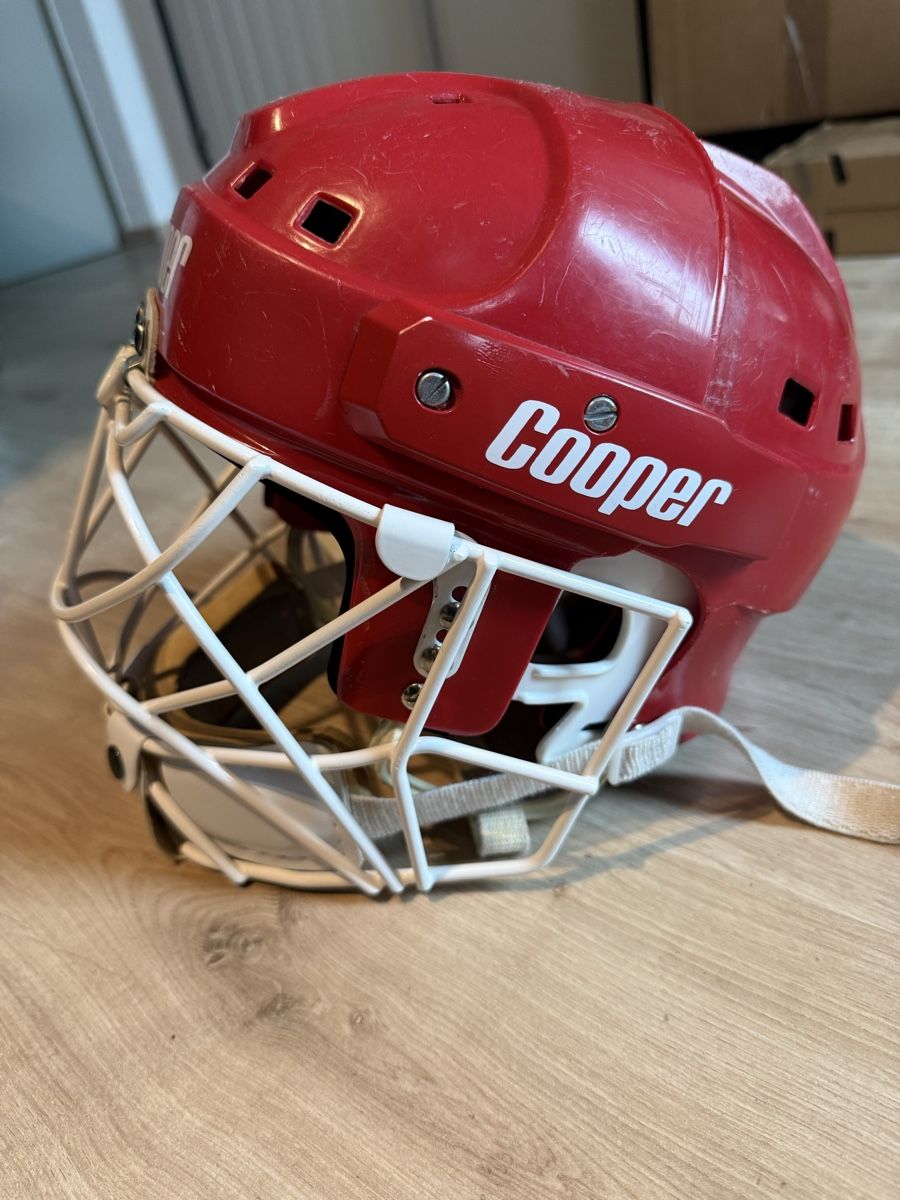 Caschi: Vintage Cooper SK2000L Helm mit originalem  HM30 Gitter – Usato da Schnottwil venduto da Ramarl