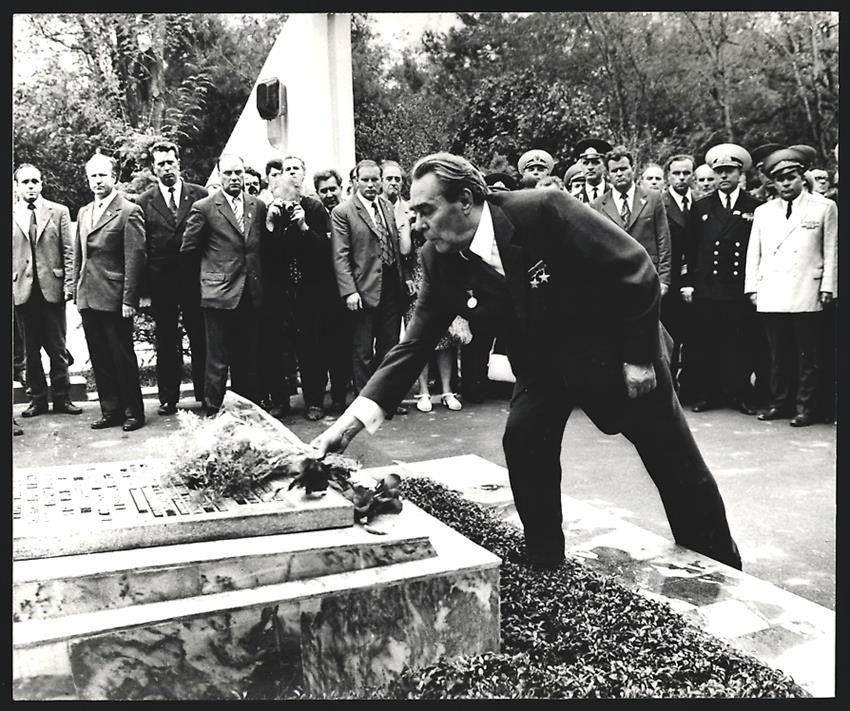 Photos & affiches: Fotografie Generalsekretär Leonid Bresc – D'occasion à Berlin par bartko-reher