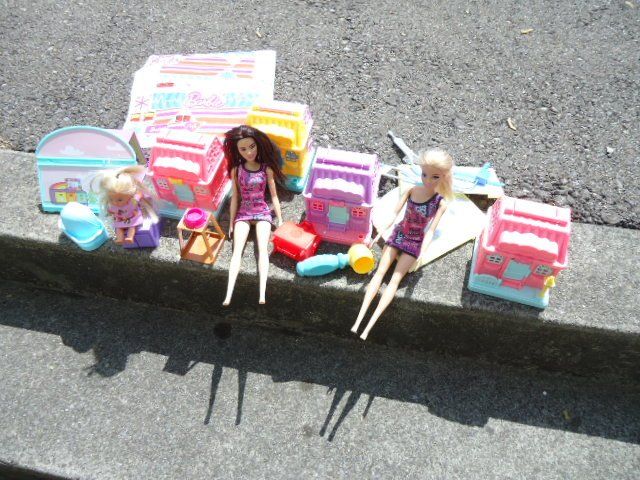 Puppen: Barbie set alles was auf Bilder ist – Gebraucht aus Zürich von liquidation-cobra 2