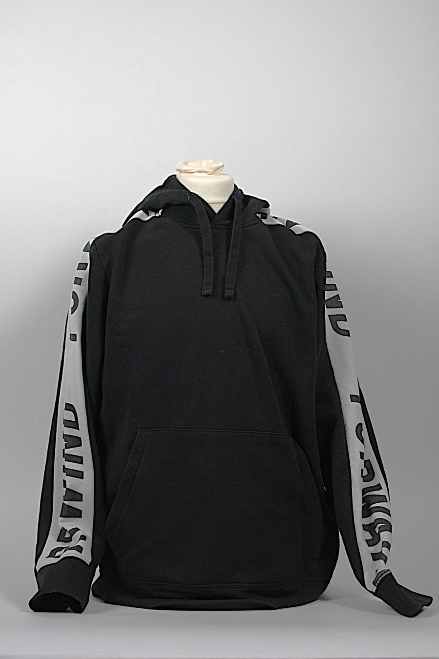Jack & Jones Pulls & Sweat-shirts: JACK & JONES Hoodie Schwarz – D'occasion à Zollikofen par Restwert_Zollikofen