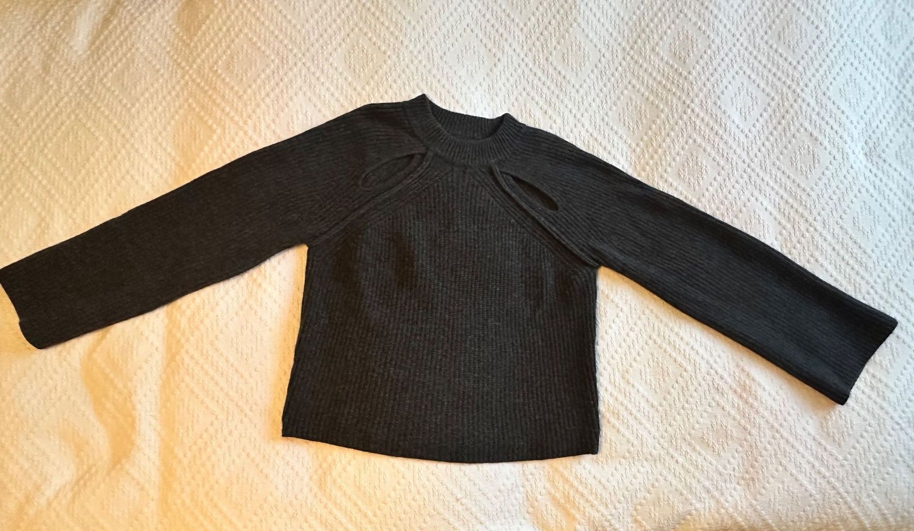 Massimo Dutti Maglioni & Felpe: Damen Pullover Massimo Dutti dunkelgrau mit Cut-outs – Usato da Bülach venduto da Jubet 1