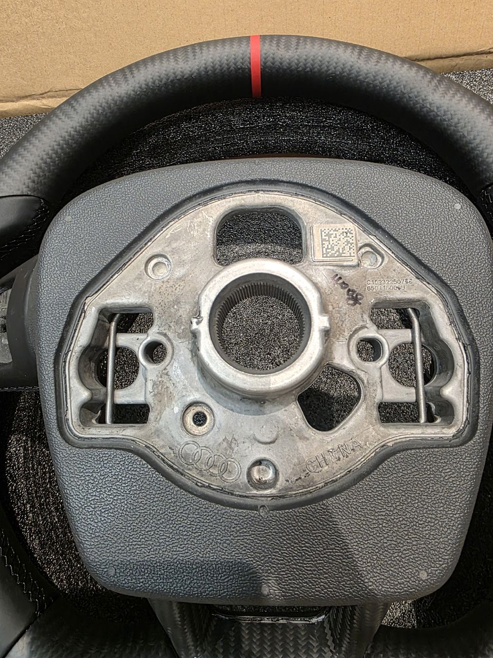 Audi Tutti pezzi di ricambio auto: Audi Rs3 Matt Carbon lenkrad – Nuovo e nell'imballaggio originale da Kriens venduto da A.I.V 3