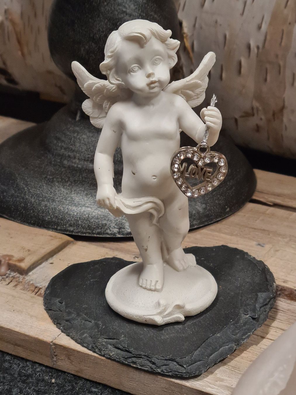 Statuette: Engel auf Schieferstein Herz, ca.H 14cm – Usato da Amriswil venduto da kleindeko