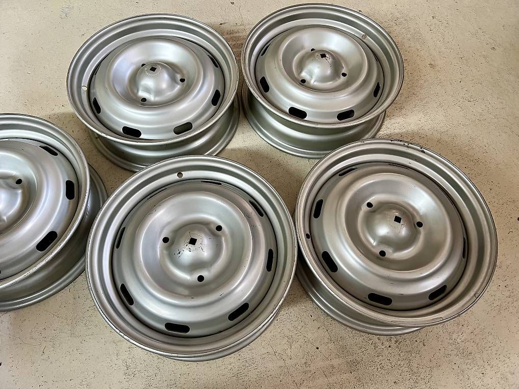 Peugeot Felgen: Peugeot 304 5 St. Stahlfelgen – Gebraucht aus Gontenschwil von lot_qxr9 2