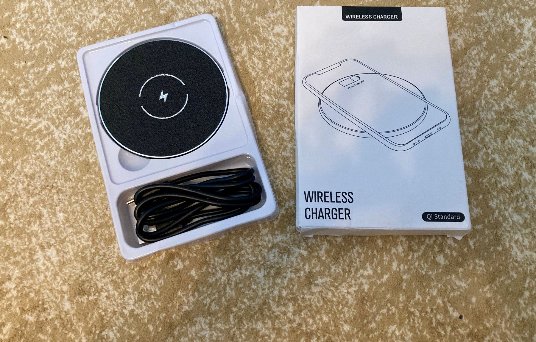 Caricabatterie: Qi Wirless Charger Neu – Nuovo (secondo la descrizione) da Saas-Grund venduto da GarageSaleToday