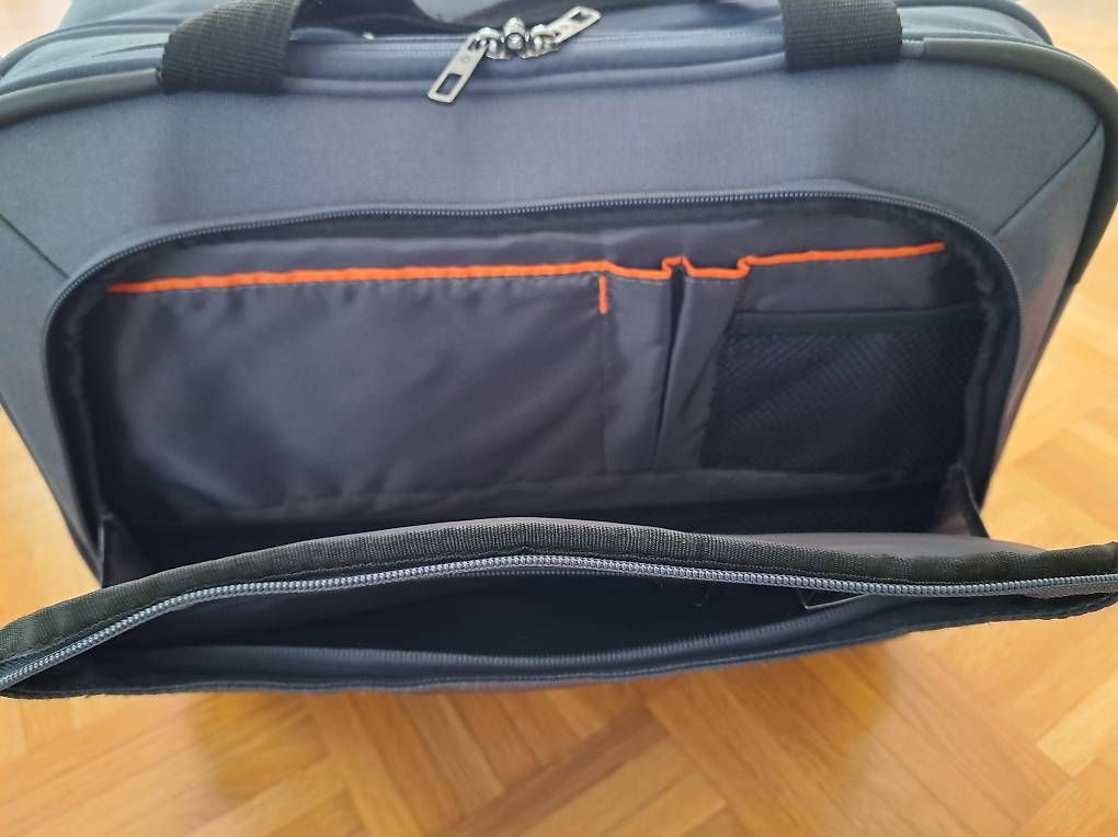 Valigie & Borse: Samsonite Laptoptasche/Koffer mit Rollen – Usato da Weinfelden venduto da Mausi2 1