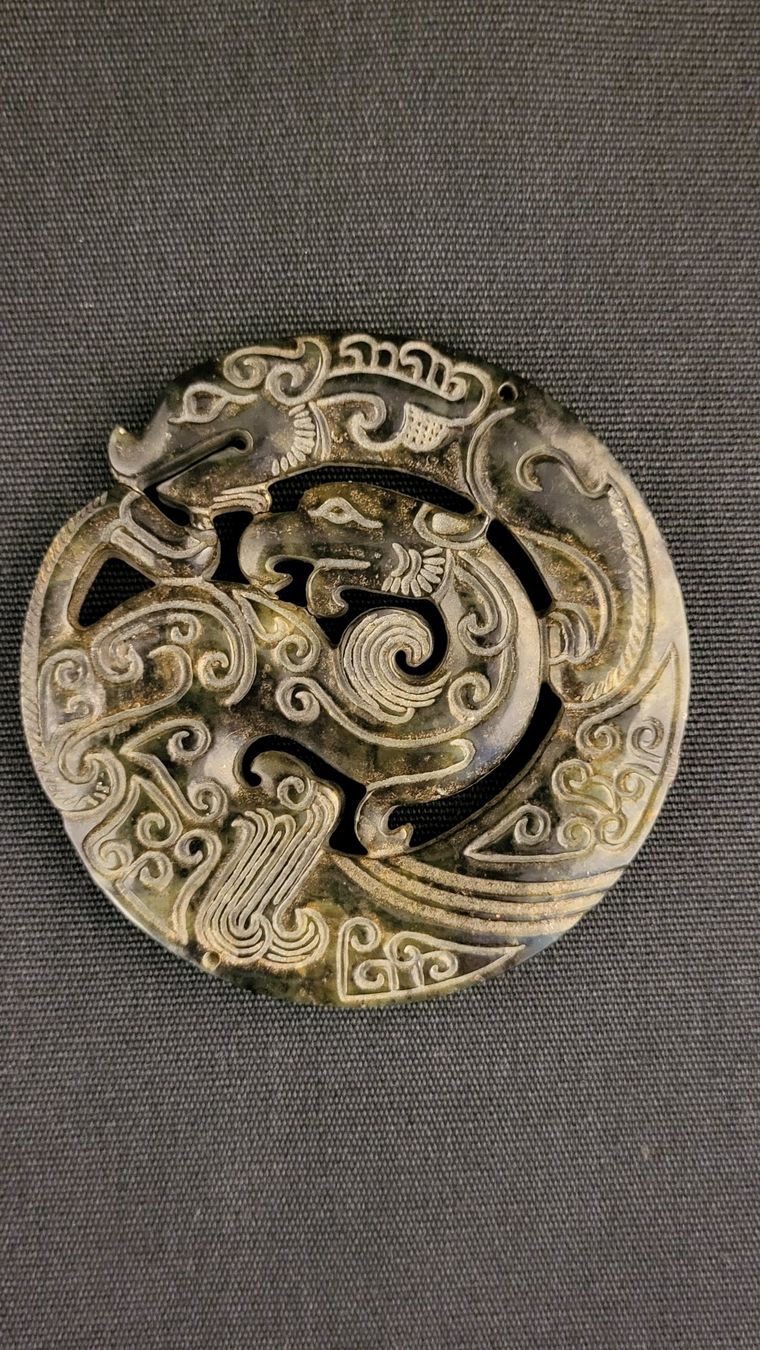 Statuette: Stein-Schnitzerei mit Drachenmotiv "IV" – Usato da Basel venduto da spinne02