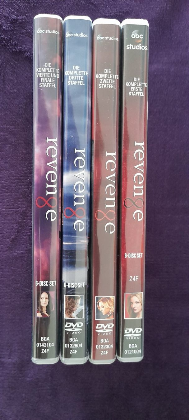 Tutti i DVDs: REVENGE STAFFEL 1 - 4 – Usato da Aesch BL venduto da Burschi59 1