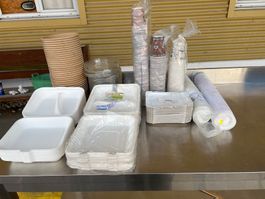 Posten Take away Schalen, Salatboxen, Kaffeebecher m. Deckel