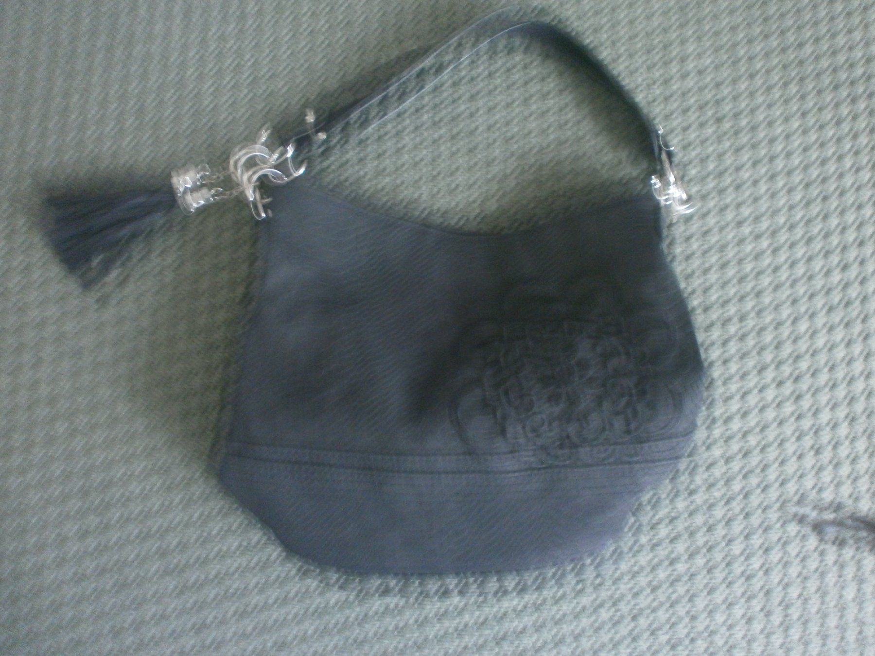 Borse da donna: Damen Handtasche schwarz mit Quaste – Usato da Pratteln venduto da Sorbet