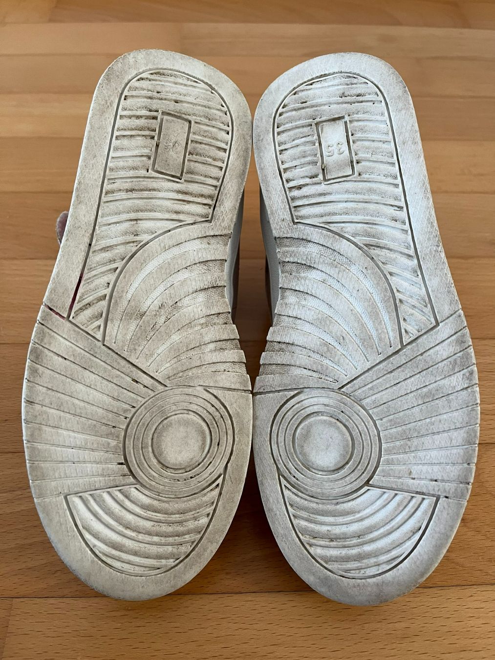 Schuhe für Mädchen: Mädchen Sneaker mit Blinkfunktion, Gr. 35 – Gebraucht aus Muttenz von Juvenile33 6