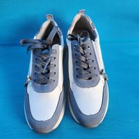 Turnschuhe mit Reissverschluss, Gr. 38