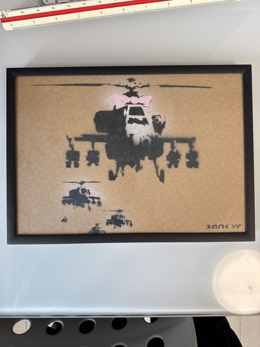 Dipinti: Banksy Card Board Dismaland Copter – Usato da Meggen venduto da Seafood