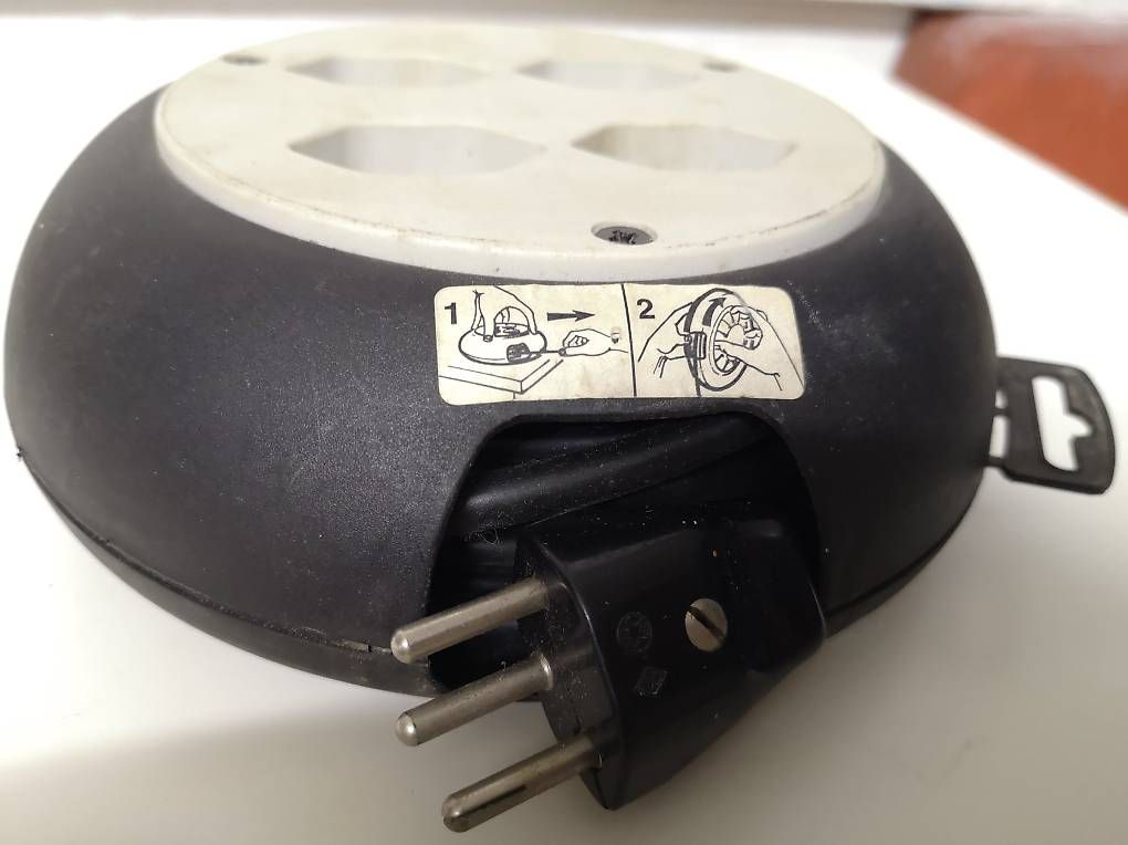 Spine: Strom Kabel Box – Usato da Basel venduto da del_rjb8