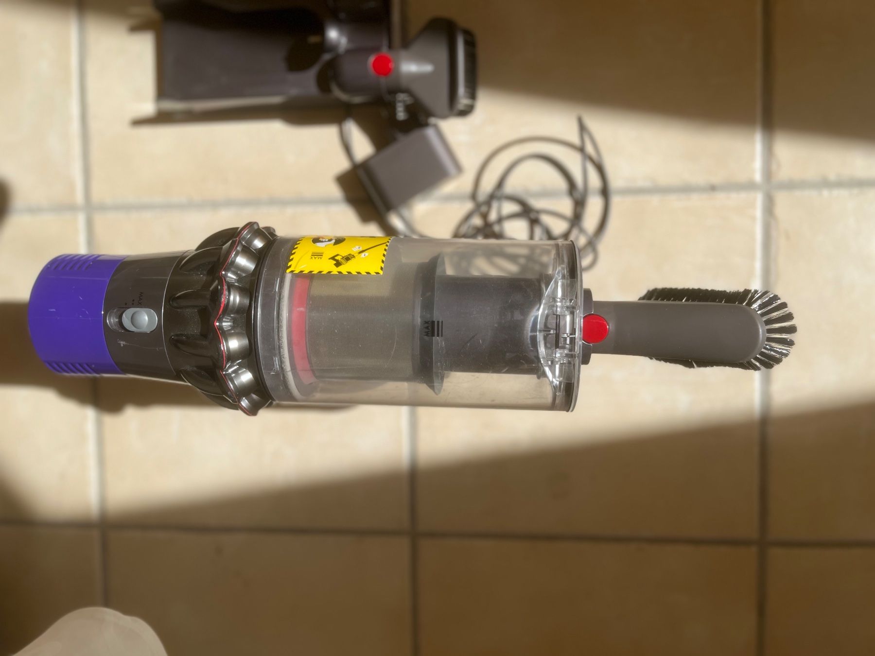 Dyson Aspirateurs & Accessoires: Dyson V10 Staubsauger – D'occasion à Magden par Hornet2 3