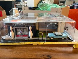 Diorama Bowling Bahn Dodge (?) Royal Sedan 1:43