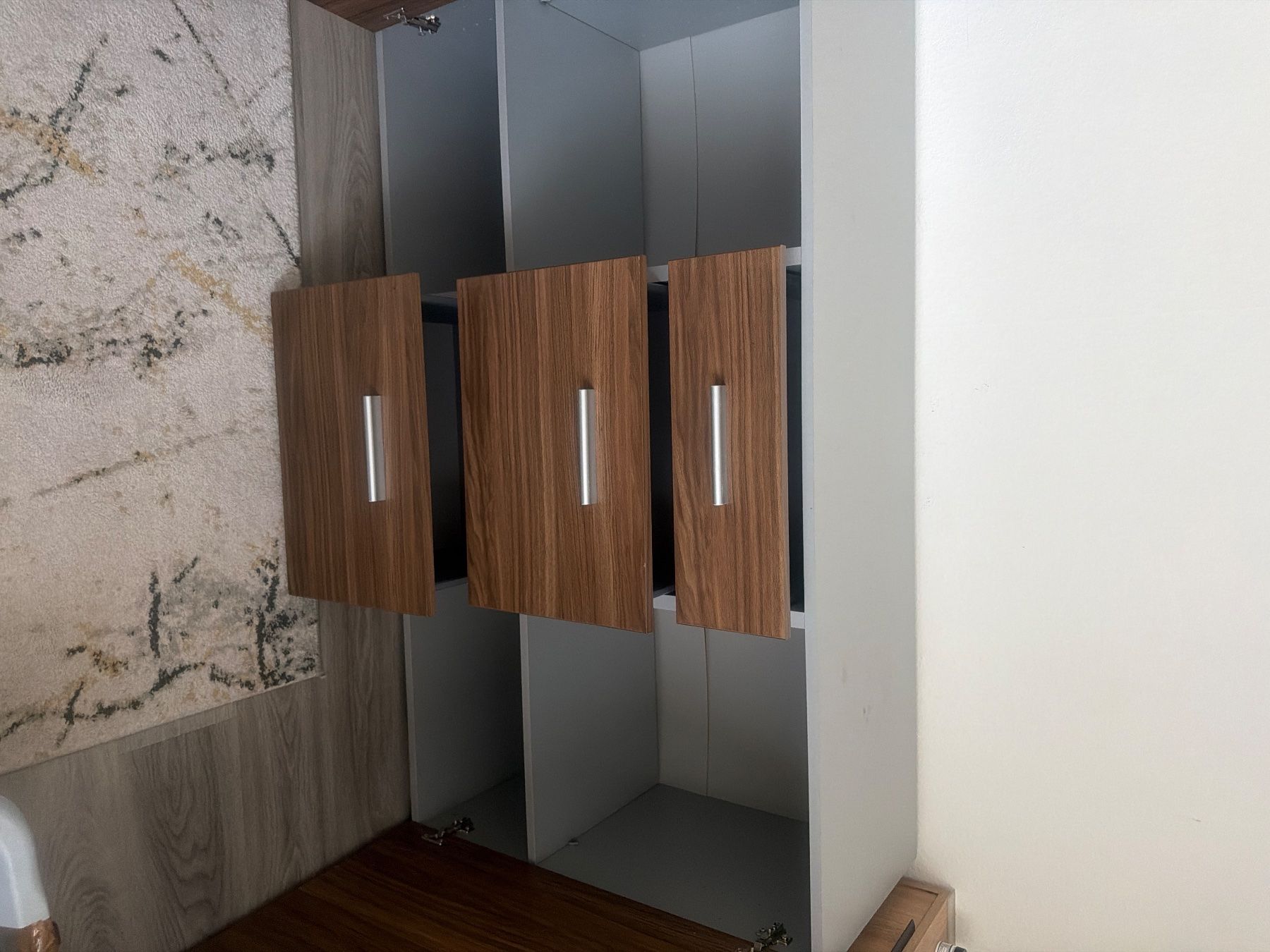 Livique Kommoden: Sideboard Holzoptik mit Türen und Fächern gebraucht – Gebraucht aus Regensdorf von xif_d5qw 1
