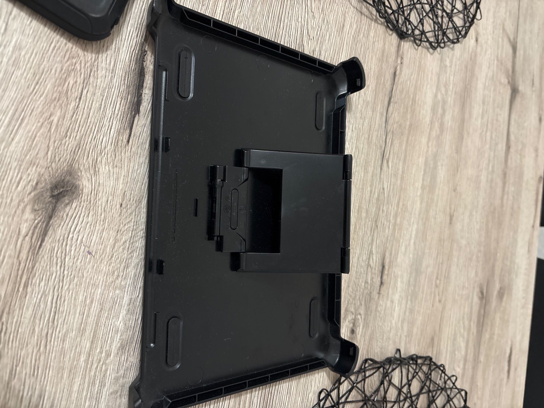 OtterBox Covers & Borse: Coque OtterBox Defender pour iPad 7/8/9ème Génération. – Nuovo (secondo la descrizione) da La Chaux-de-Fonds venduto da DANIELA19961996 1
