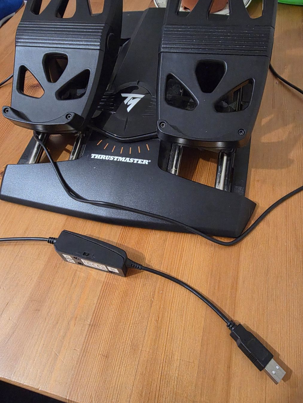 Thrustmaster Manettes: Thrustmaster Pedalset T.Flight Rudder Pedals – D'occasion à Basel par Domiburk 1