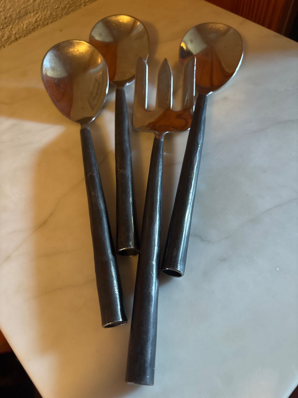 Set di posate: Rustikale Schöpflöffel und -gabel – Usato da Besenbüren venduto da piculo