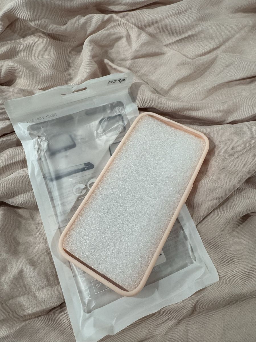 Cover & Protezioni schermo: Neue, rose iPhone 15 Pro Hülle – Nuovo e nell'imballaggio originale da Liebefeld venduto da ang_2hq8 2