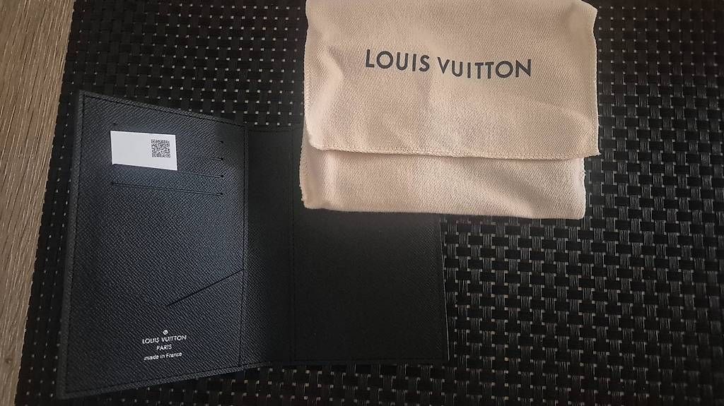 Coperte: Couverture de passeport Louis Vuitton – Usato da Petit-Lancy venduto da dav_vm2n 1