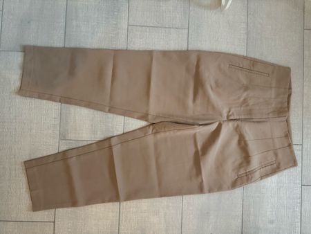 Pantalon Zara beige taille L - Look parfait pour l'été!