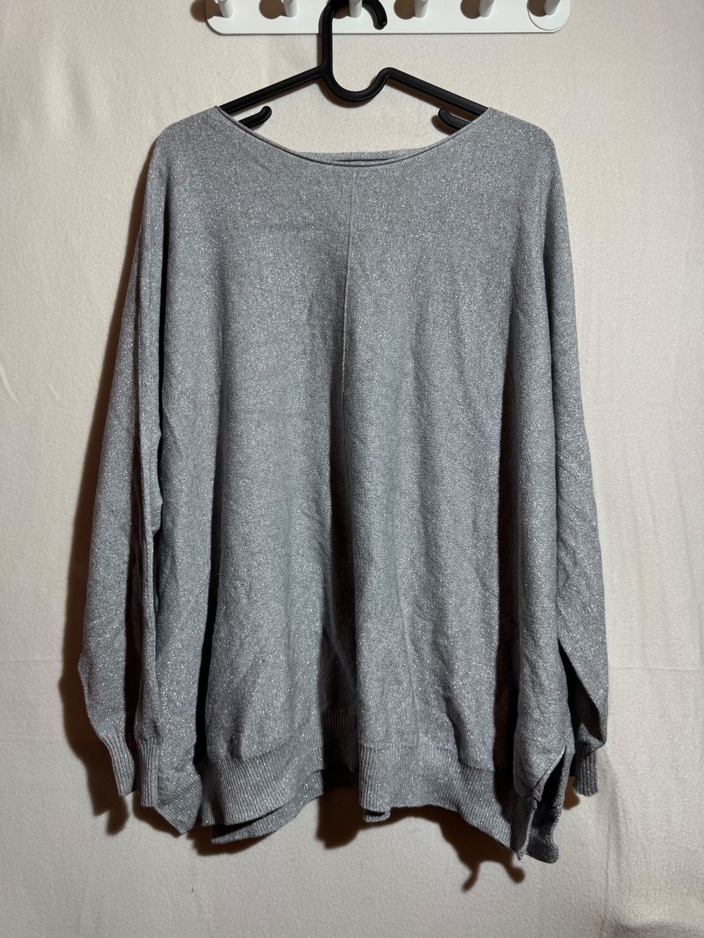 Maglioni & Felpe: Grauer Pullover mit Silberfäden ca Gr. XXL – Usato da Grosswangen venduto da SALE_SALE_SALE 5